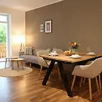 Zentrales Mit Fussbodenheizung Im Ruhigen Hinterhaus, Jura Kaffeevollautomat, Smart-tv, Privater Parkplatz, Wifi, Boxspringbetten Chemnitz
