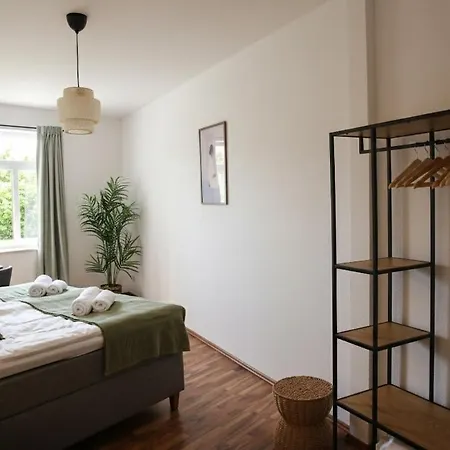 Apartament Zentrales Mit Fussbodenheizung Im Ruhigen Hinterhaus, Jura Kaffeevollautomat, Smart-tv, Privater Parkplatz, Wifi, Boxspringbetten