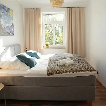 Apartament Zentrales Mit Fussbodenheizung Im Ruhigen Hinterhaus, Jura Kaffeevollautomat, Smart-tv, Privater Parkplatz, Wifi, Boxspringbetten *