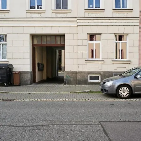 Zentrales Mit Fussbodenheizung Im Ruhigen Hinterhaus, Jura Kaffeevollautomat, Smart-tv, Privater Parkplatz, Wifi, Boxspringbetten Apartament Chemnitz