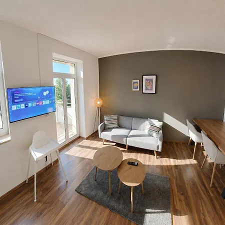 Zentrales Mit Fussbodenheizung Im Ruhigen Hinterhaus, Jura Kaffeevollautomat, Smart-tv, Privater Parkplatz, Wifi, Boxspringbetten
