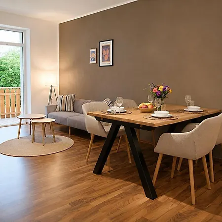 Zentrales Mit Fussbodenheizung Im Ruhigen Hinterhaus, Jura Kaffeevollautomat, Smart-tv, Privater Parkplatz, Wifi, Boxspringbetten * Chemnitz