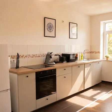 Zentrales Mit Fussbodenheizung Im Ruhigen Hinterhaus, Jura Kaffeevollautomat, Smart-tv, Privater Parkplatz, Wifi, Boxspringbetten