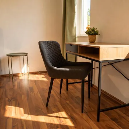 Zentrales Mit Fussbodenheizung Im Ruhigen Hinterhaus, Jura Kaffeevollautomat, Smart-tv, Privater Parkplatz, Wifi, Boxspringbetten Apartament *