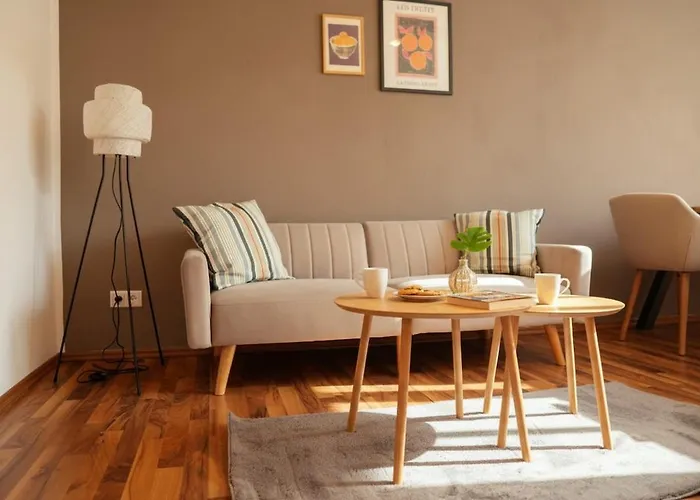 Apartment 3-raum Mit Fußbodenheizung Im Ruhigen Hinterhaus Mit Parkplatz, Boxspringbetten, Küche, Balkon, Wlan