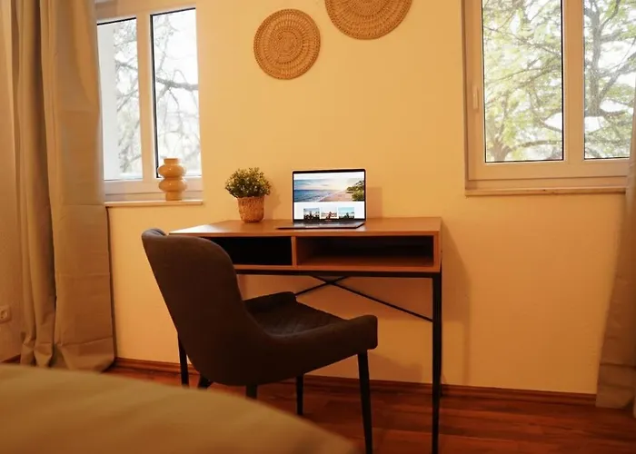 Apartment 3-raum Mit Fußbodenheizung Im Ruhigen Hinterhaus Mit Parkplatz, Boxspringbetten, Küche, Balkon, Wlan *