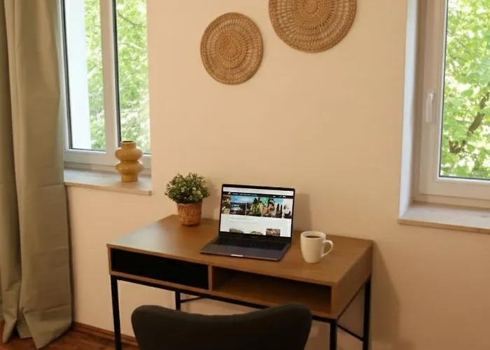 Apartament Zentrales Mit Fussbodenheizung Im Ruhigen Hinterhaus, Jura Kaffeevollautomat, Smart-tv, Privater Parkplatz, Wifi, Boxspringbetten Chemnitz