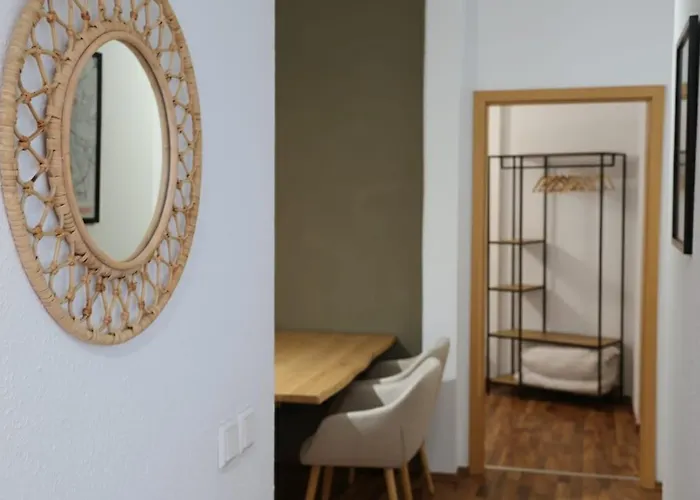 Apartment 3-raum Mit Fußbodenheizung Im Ruhigen Hinterhaus Mit Parkplatz, Boxspringbetten, Küche, Balkon, Wlan *