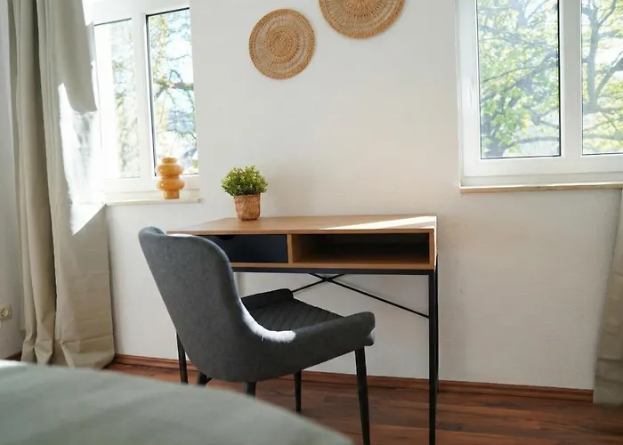 Apartament Zentrales Mit Fussbodenheizung Im Ruhigen Hinterhaus, Jura Kaffeevollautomat, Smart-tv, Privater Parkplatz, Wifi, Boxspringbetten Chemnitz
